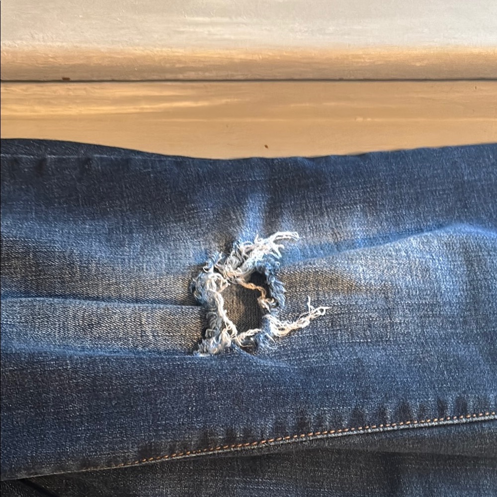 Distressed Blue Jeans - Picture 5 of 6